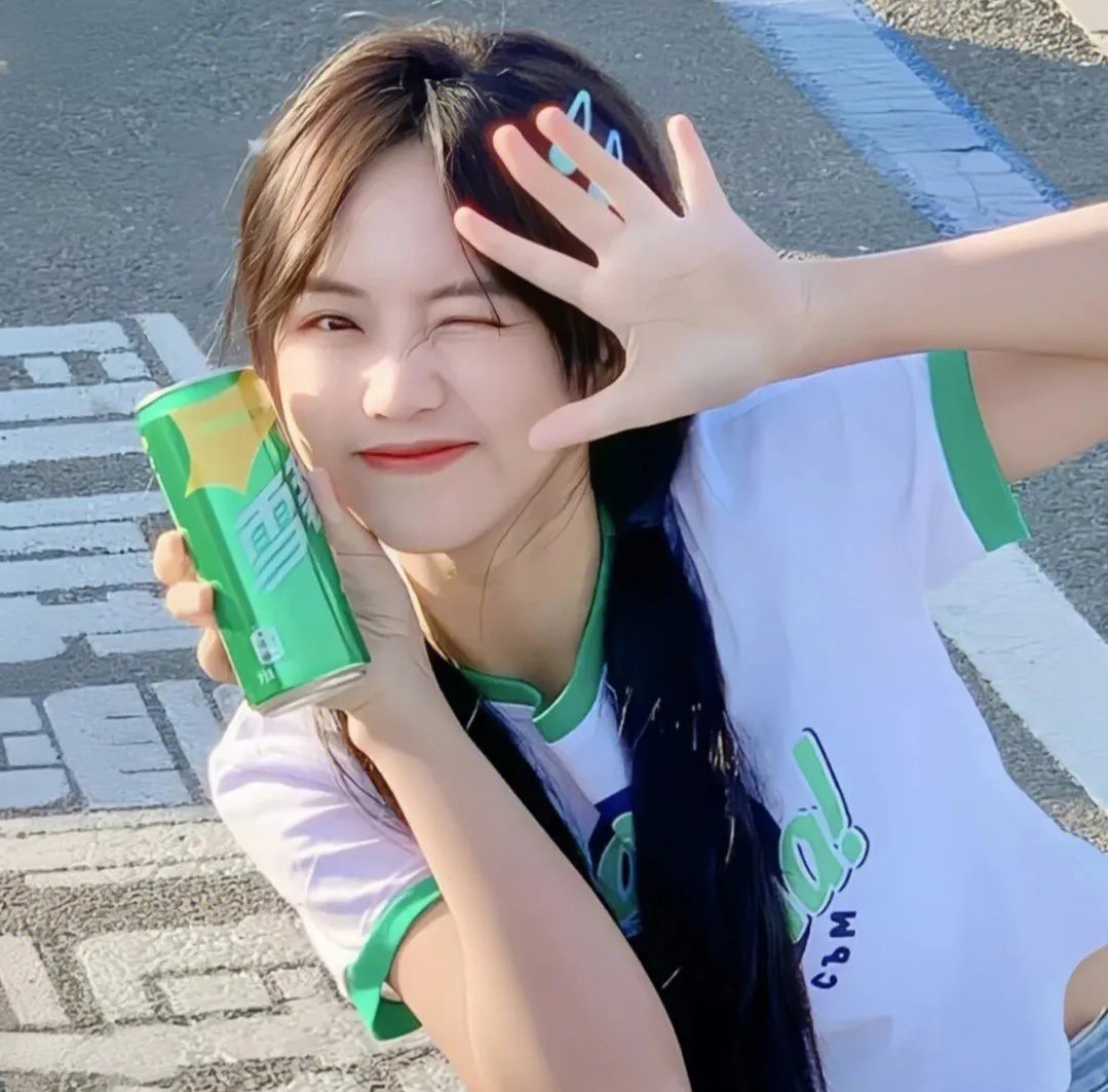 蜡笔小新:呼风唤雨!黄金的间谍大作战粤语